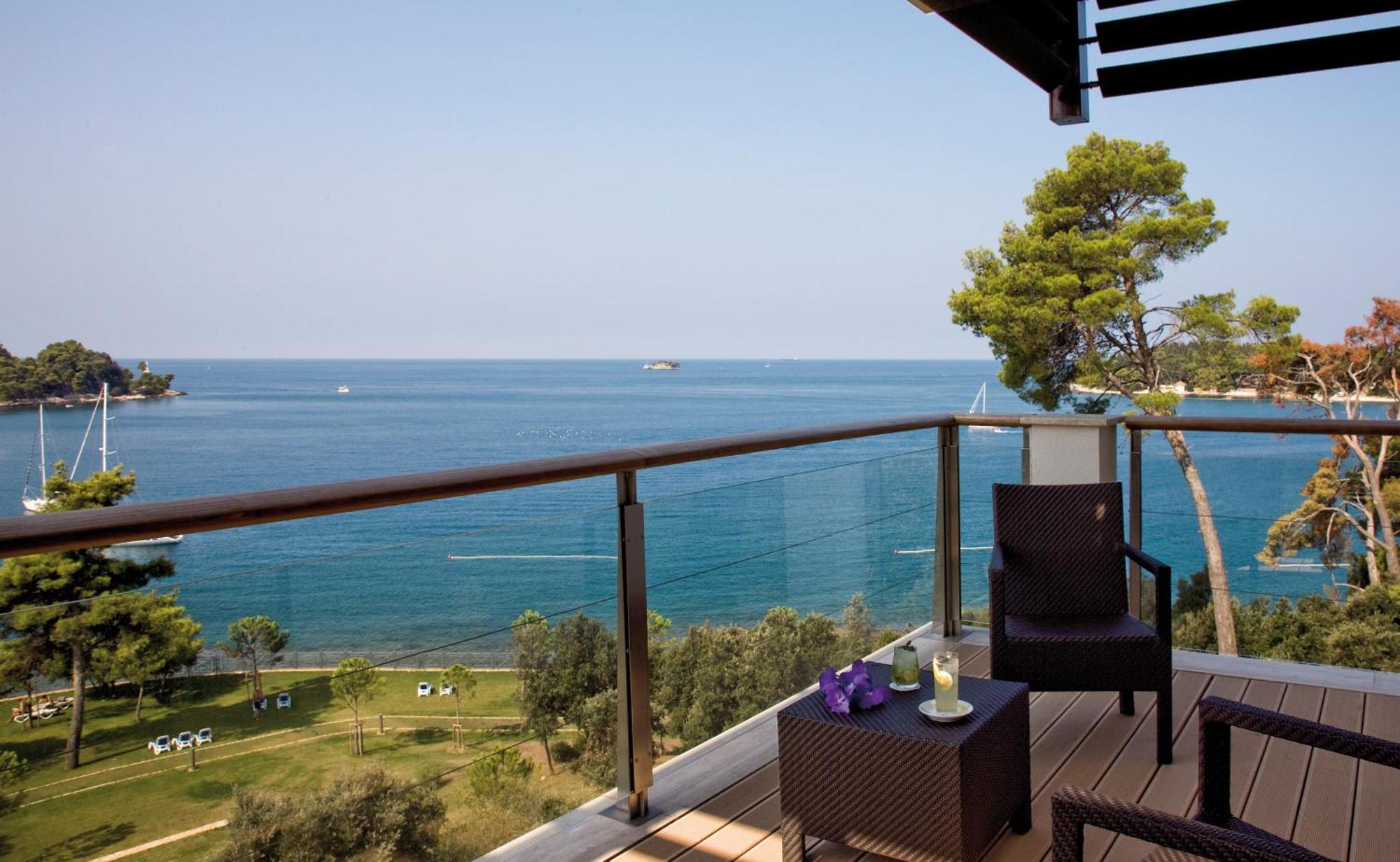 Monte Mulini Adults Exclusive By Maistra Collection